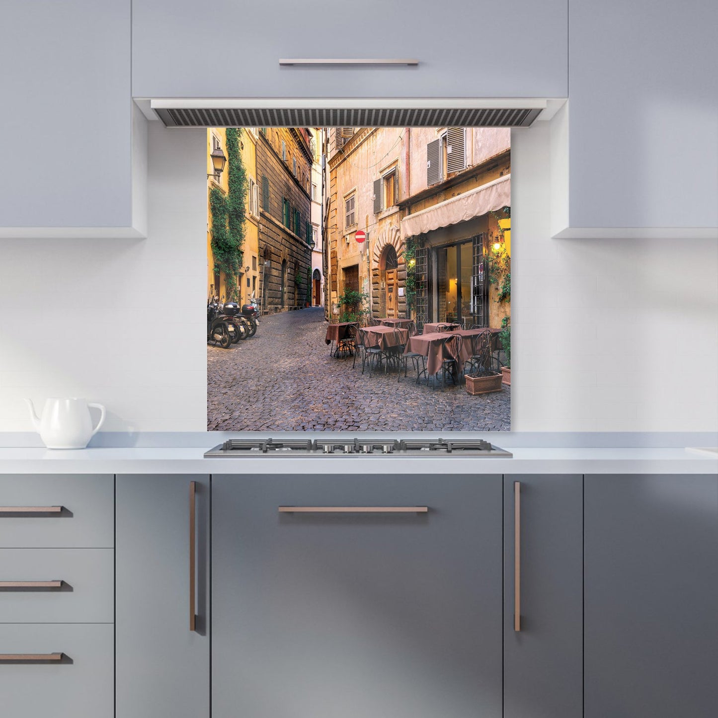 Cozy Rome Street Kitchen Splashback