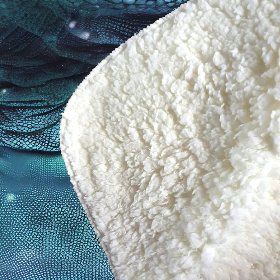 Inquisitive Splashart Iguana Sherpa Blanket