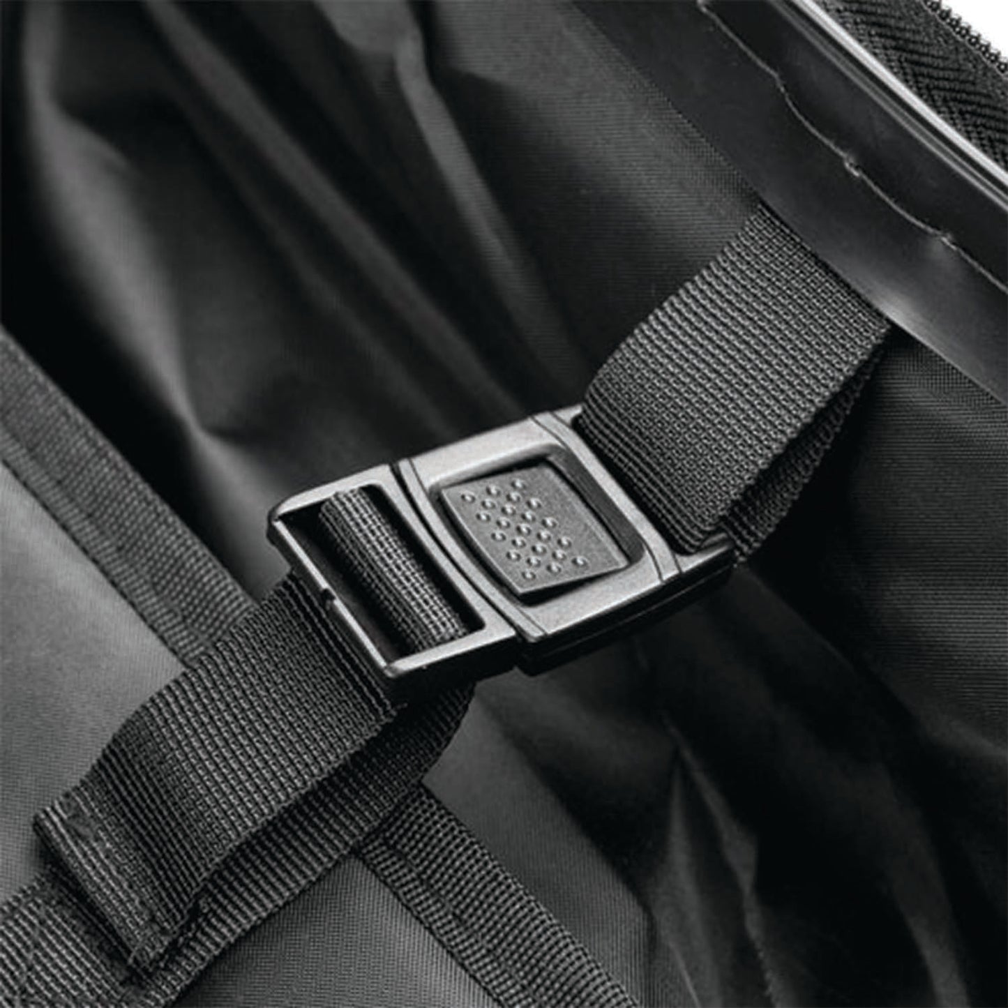 Brasil Identity Suitcase - Close up of internal buckle straps