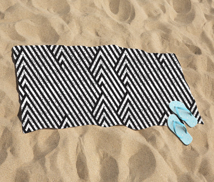 Oblique Black Grunge Pattern Beach Towel